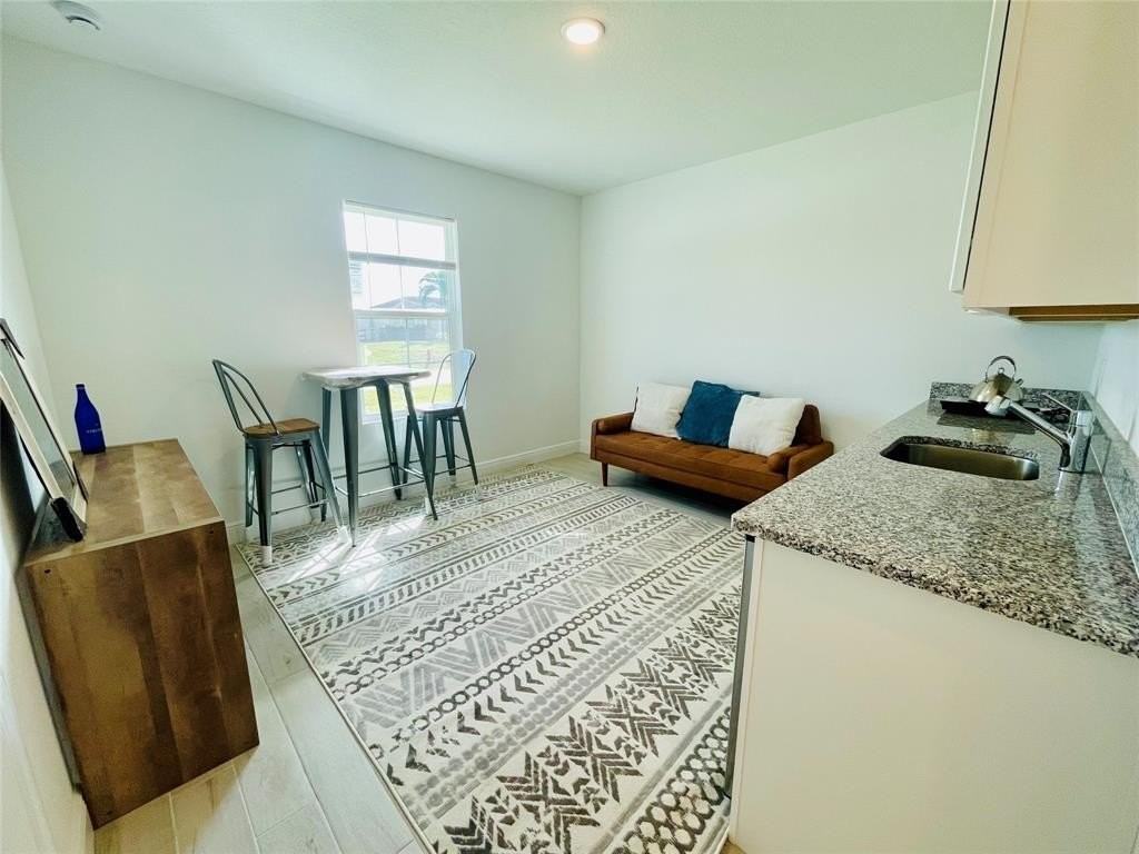 4614 Sw Athena Dr - Photo 3 of 8