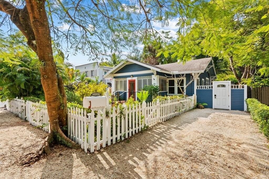 621 Sw 14th Ter - Photo 2 of 21