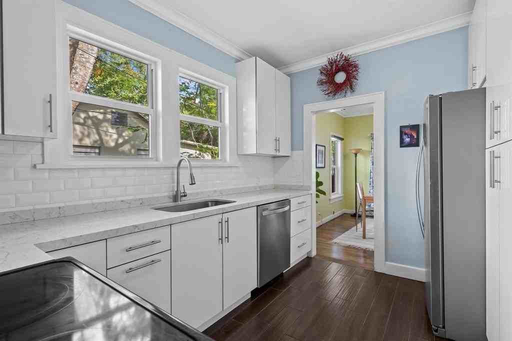 621 Sw 14th Ter - Photo 3 of 21