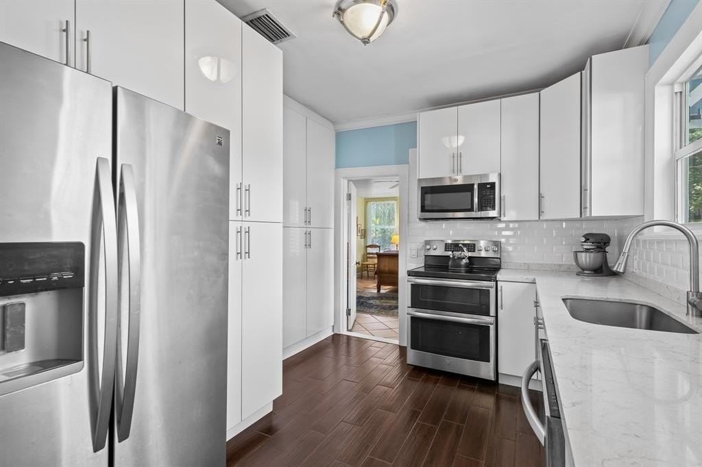 621 Sw 14th Ter - Photo 4 of 21