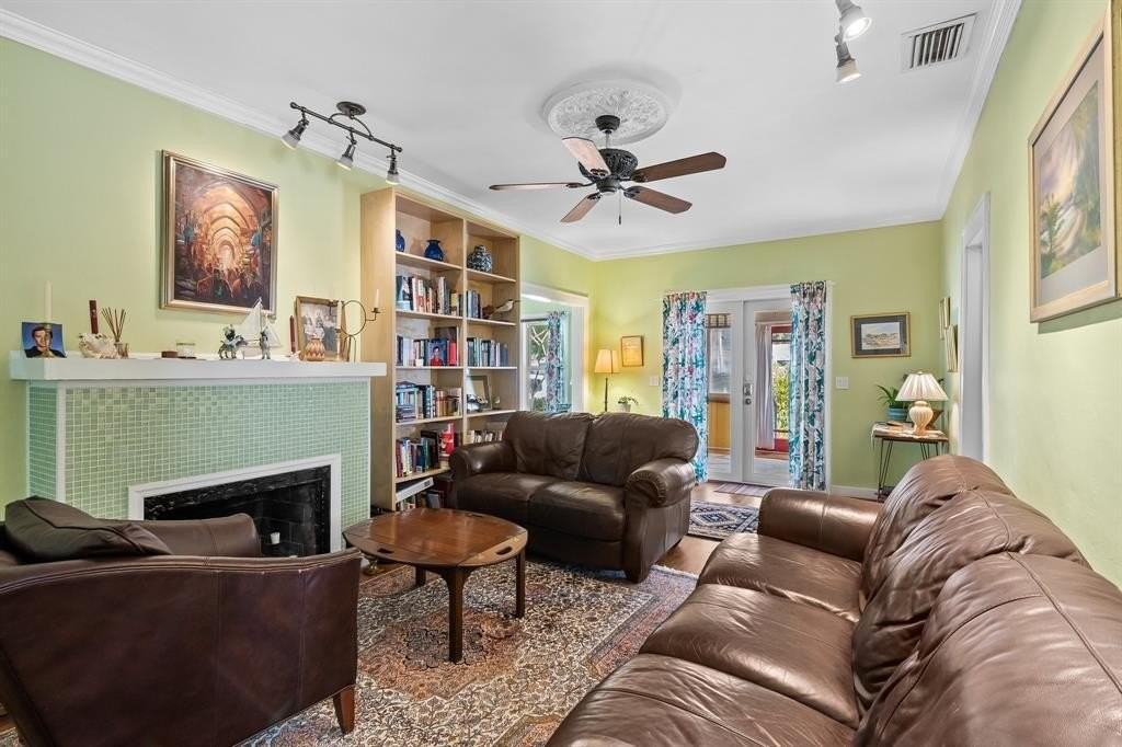 621 Sw 14th Ter - Photo 6 of 21