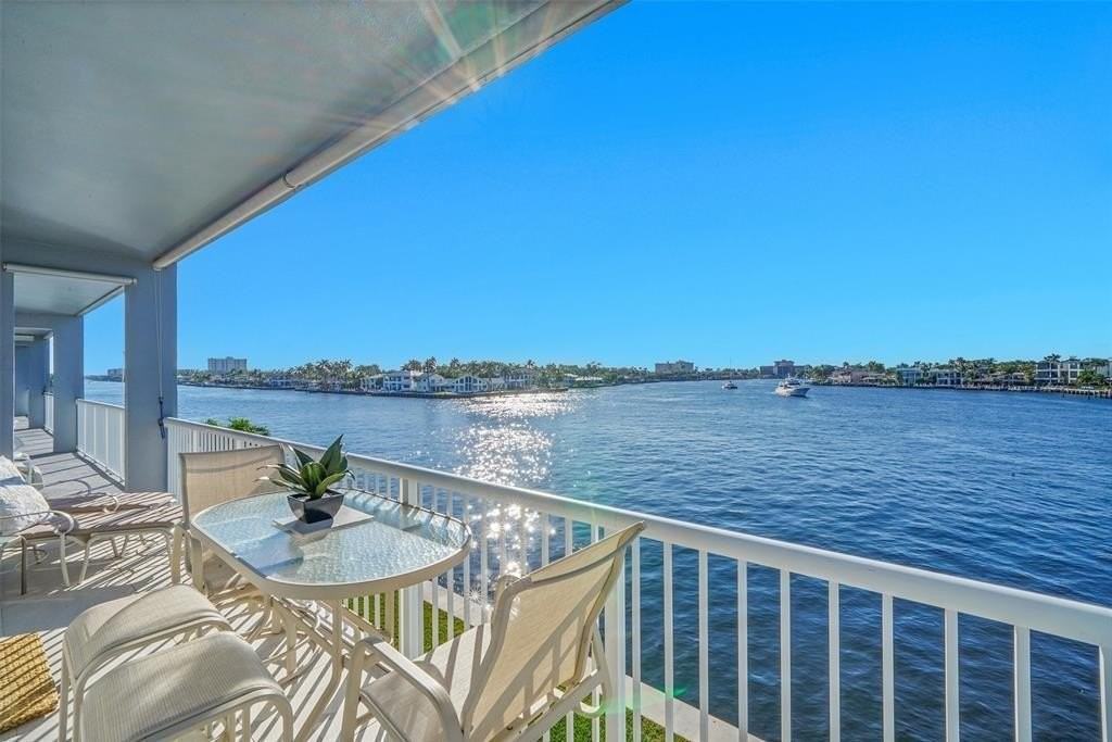 1201 S Riverside Dr #307