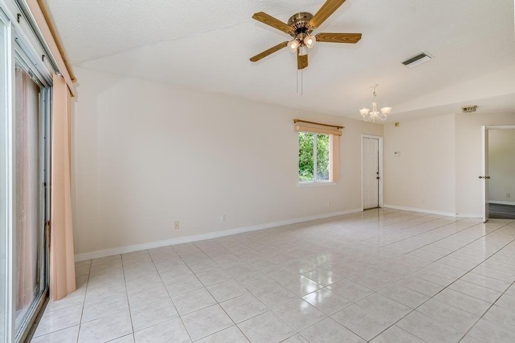 1881 Sw 116th Way #1881 - Photo 7 of 26