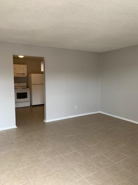 210 Hendricks Blvd - Photo 3 of 13