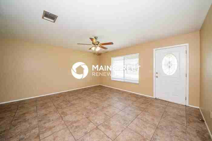 2536 Vestridge St - Photo 3 of 16