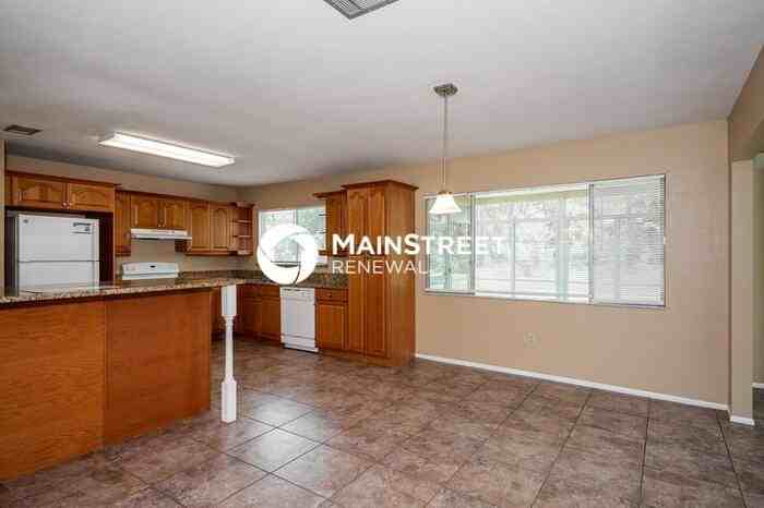 2536 Vestridge St - Photo 6 of 16