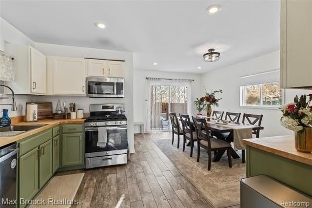 3020 Grove St - Photo 7 of 32