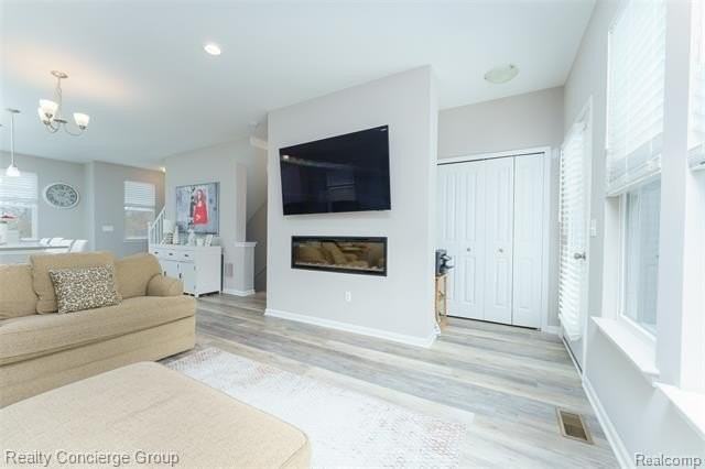 645 Jenny Way - Photo 7 of 24