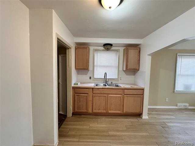 11733 Minden St - Photo 2 of 8