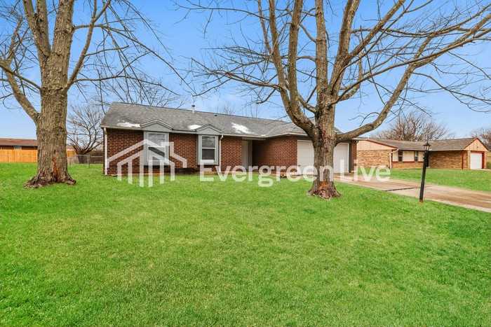 4727 Stonehedge St - Photo 2 of 15