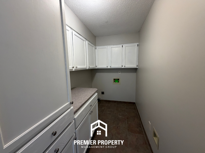 8160 S Regis Pl - Photo 6 of 22