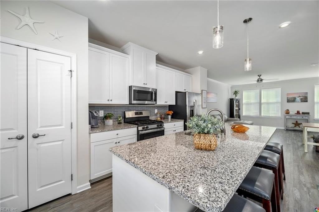 512 Clara Ln - Photo 4 of 19