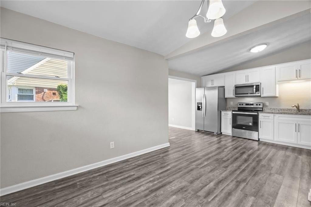 445 Pepper Mill Ln - Photo 4 of 32