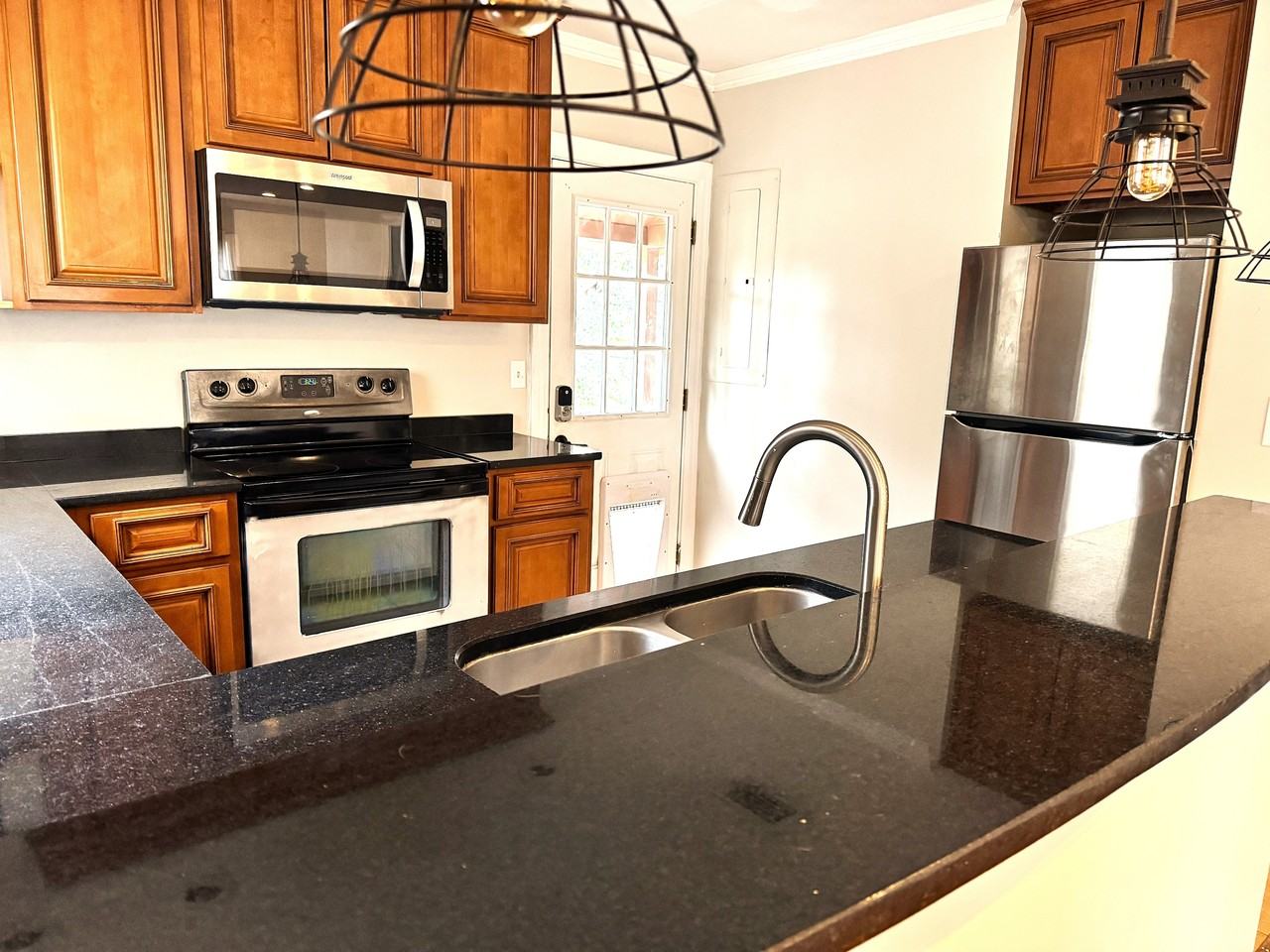 3336 Green St #1 - Photo 4 of 9