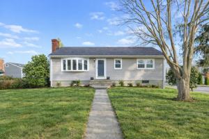 featured image of 4 Soundview Ave #NA