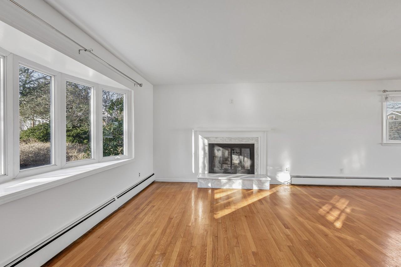 4 Soundview Ave #NA - Photo 4 of 38