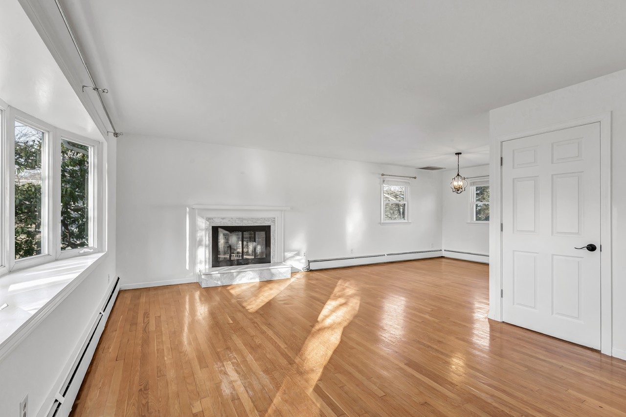 4 Soundview Ave #NA - Photo 7 of 38