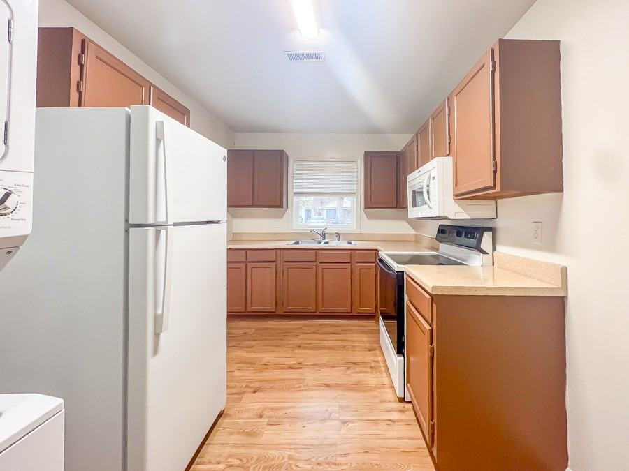 32 Fox Hill Dr #32 - Photo 6 of 22