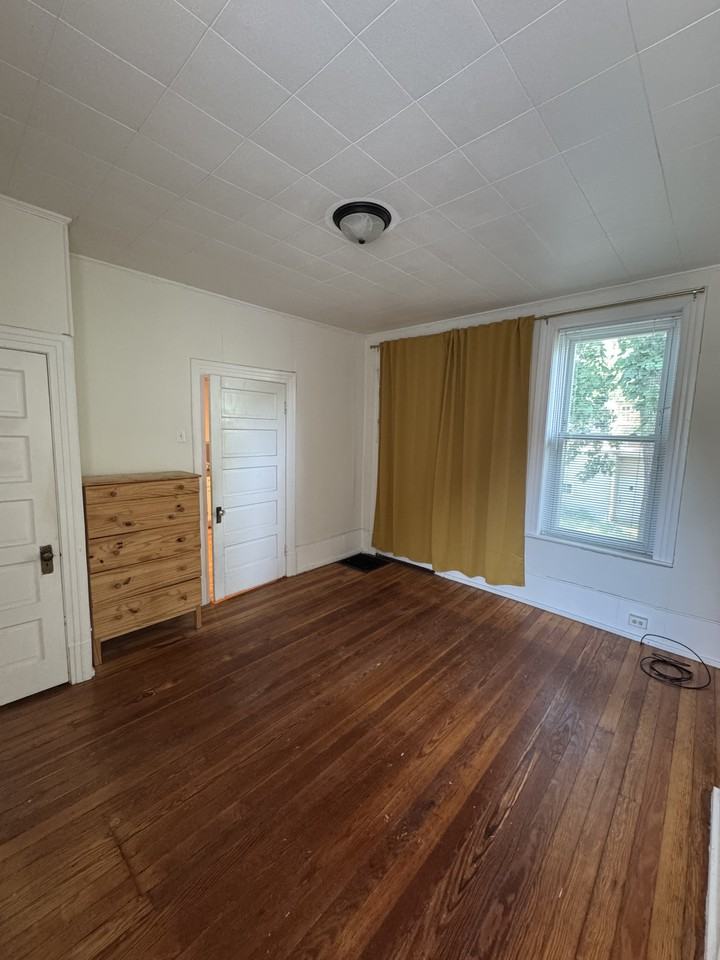 711 Wilmington Ave #NA - Photo 6 of 12