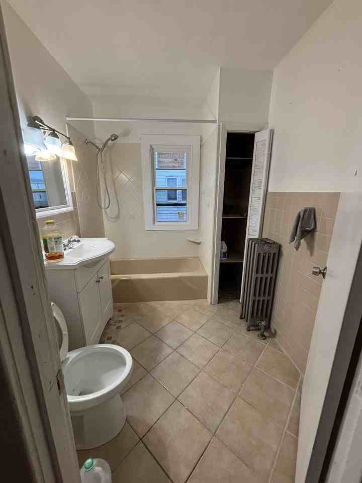 20 Dover St #2ndFL - Photo 4 of 12