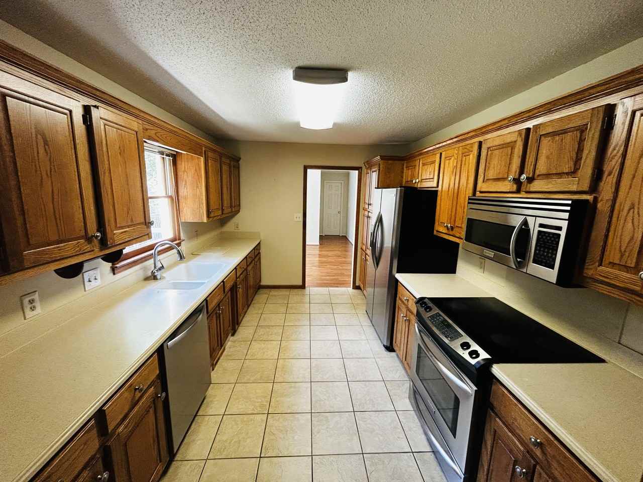 709 Pineapple Pointe #NA - Photo 7 of 25