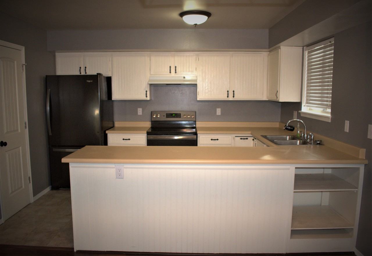 3801 Smoke Tree Dr - Photo 6 of 14