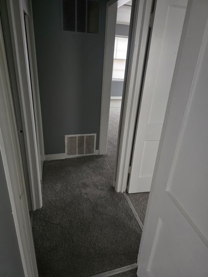 2137 N Prospect Rd #1 - Photo 5 of 10