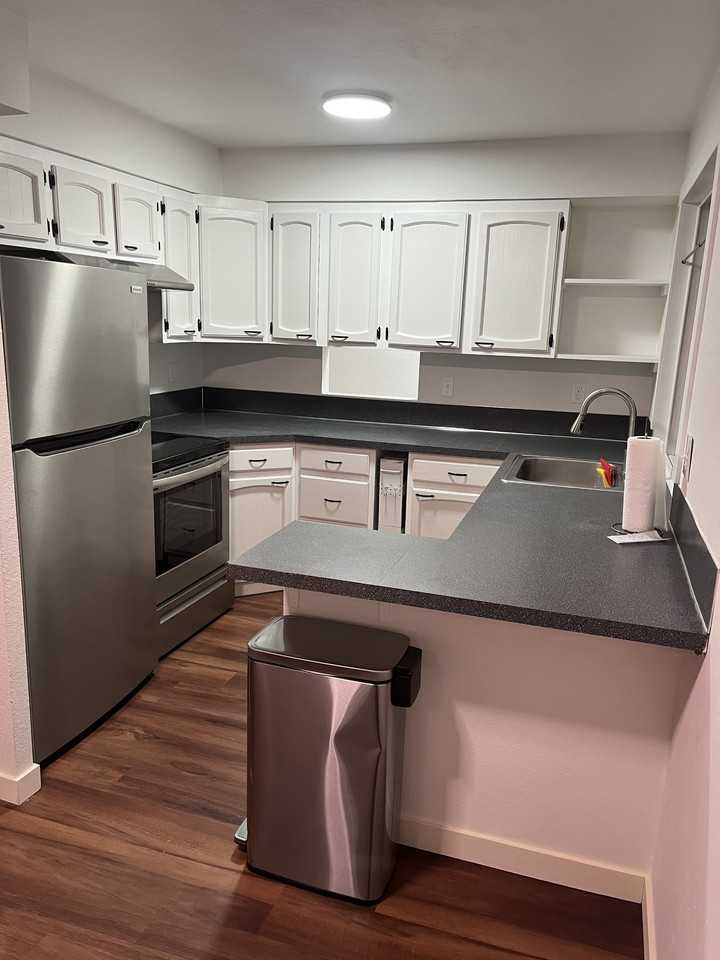 Lexington Pl Ne #1 - Photo 7 of 17