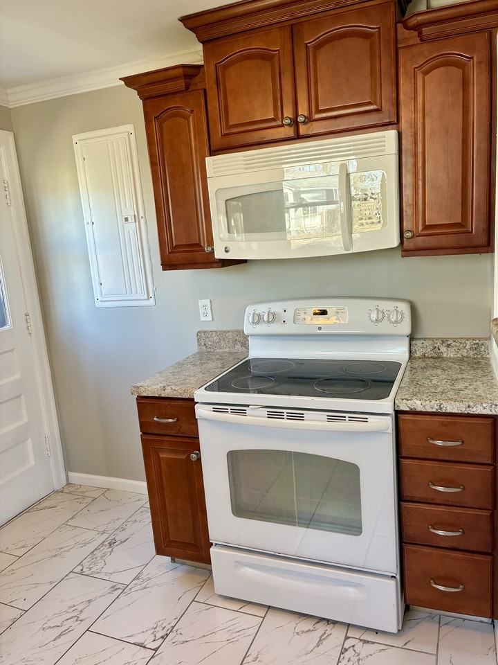 81 Elberta St #1 - Photo 6 of 16