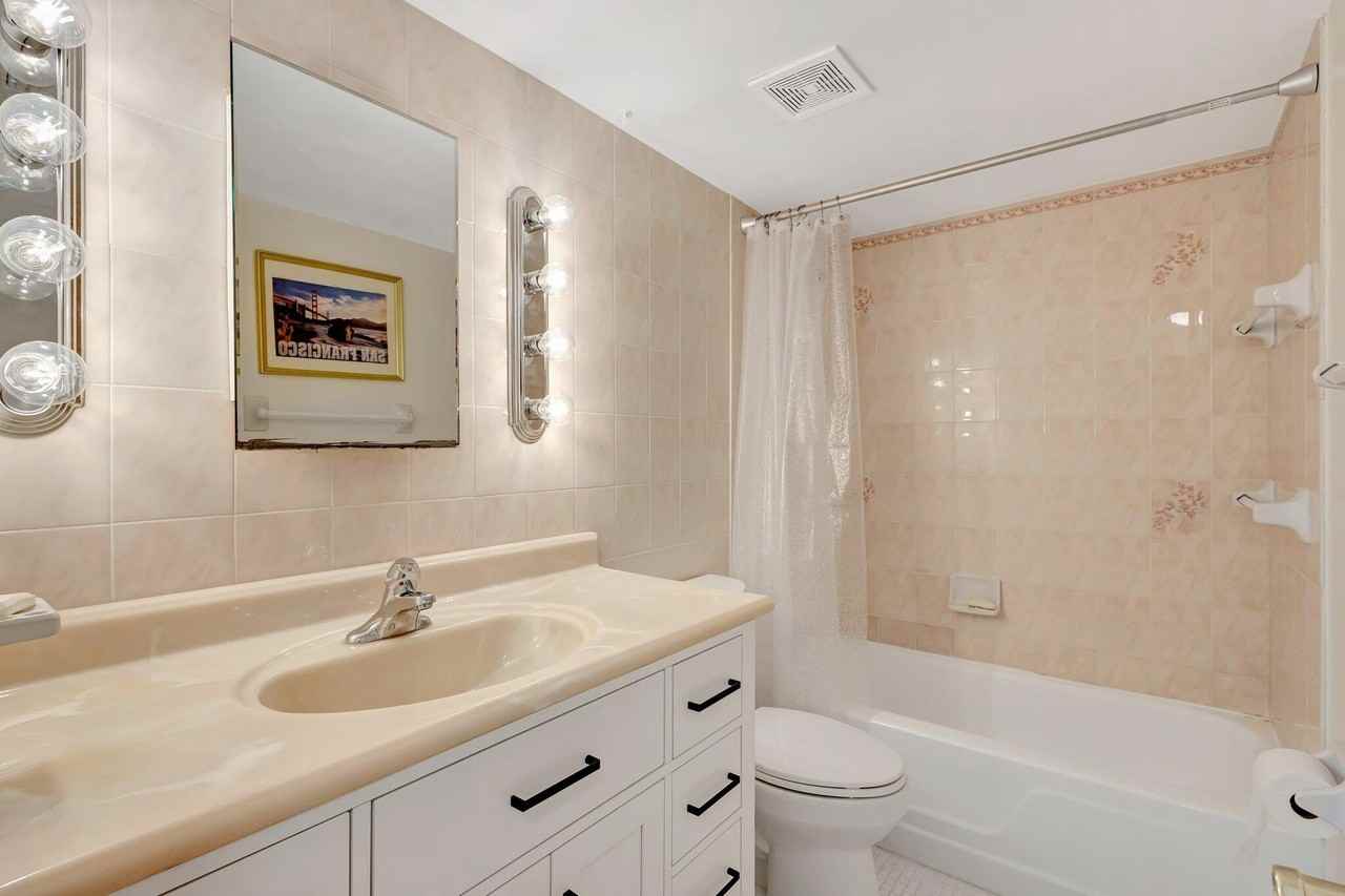 105 Paradise Harbour Blvd #307 - Photo 6 of 16