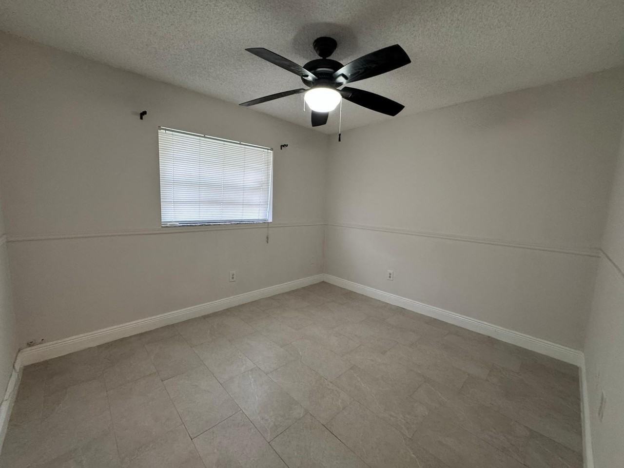 9244 Sw 2nd St - Photo 7 of 11