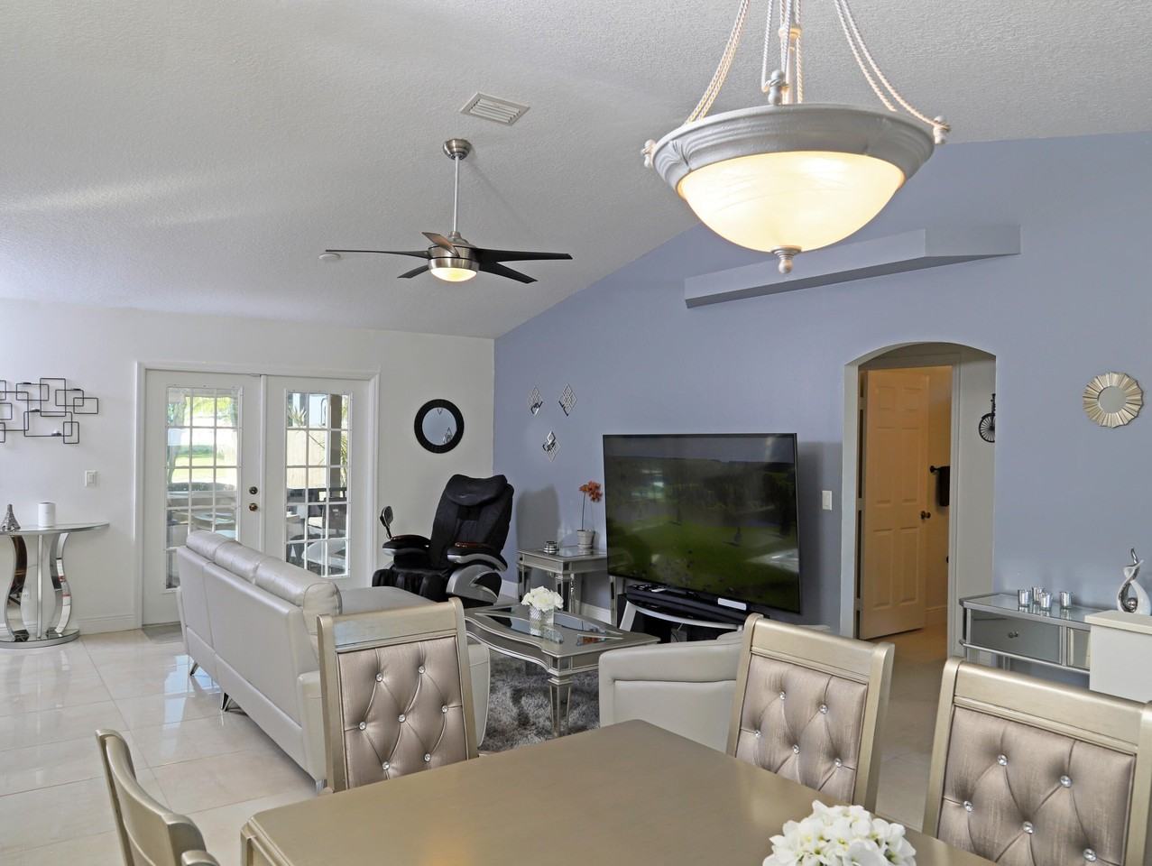 1614 Sw Cefalu Cir - Photo 5 of 33