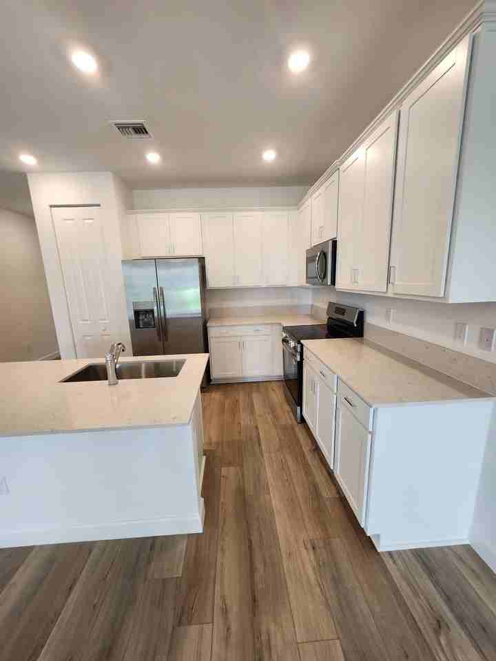 5684 Divine Dr - Photo 2 of 21