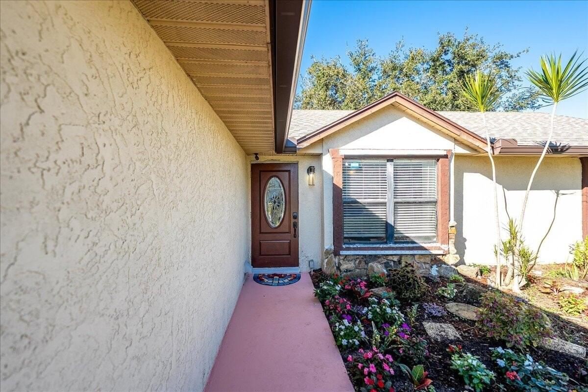 2442 Sw Lafayette St - Photo 5 of 35