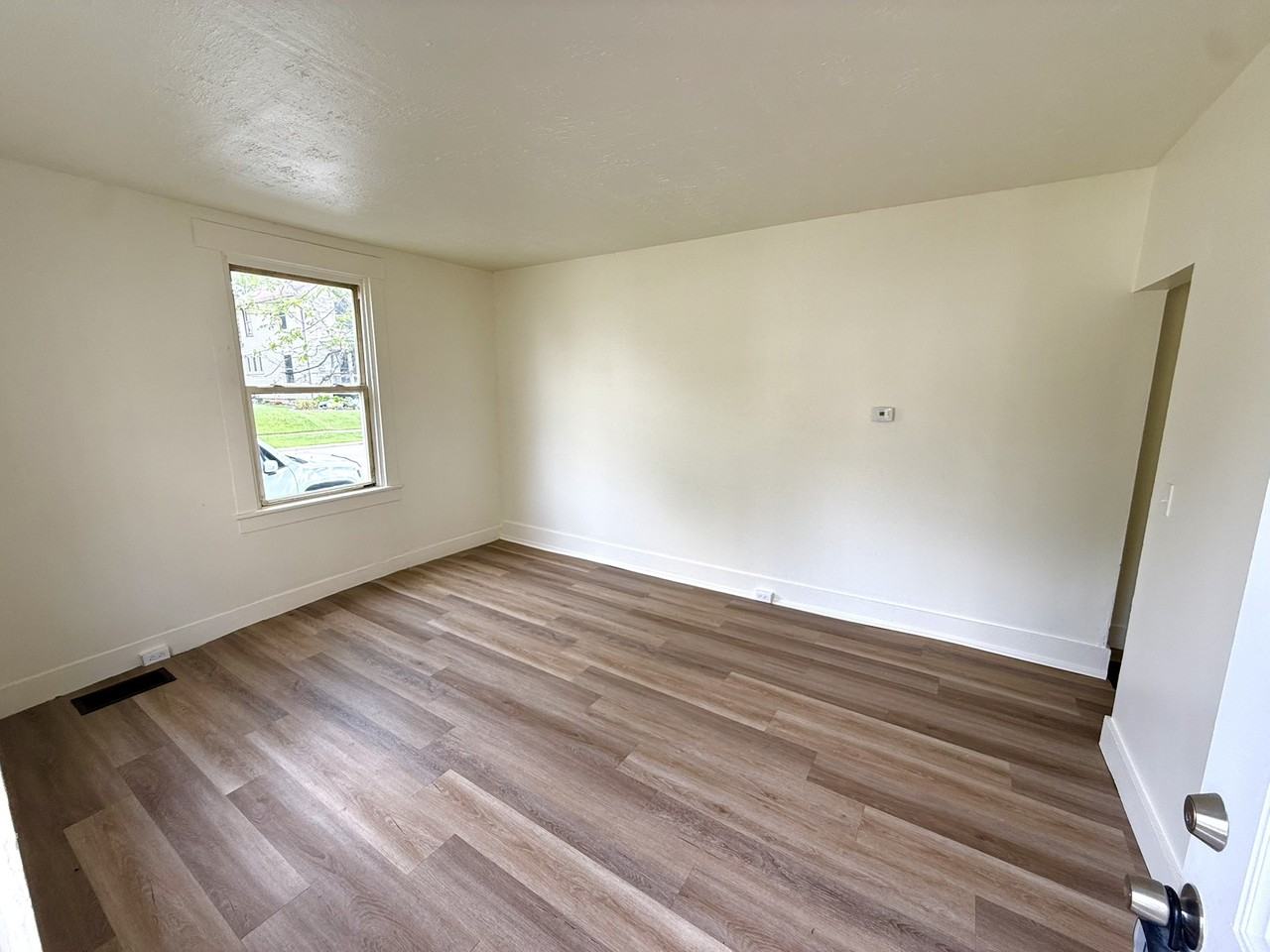 445 E Silver St #1 - Photo 4 of 14