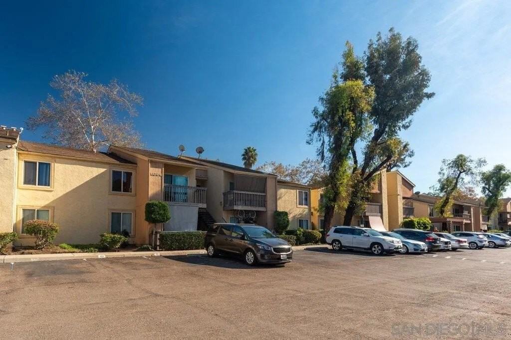 6064 Rancho Mission Rd - Photo 3 of 24