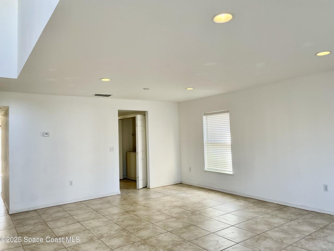 501 Tortuga Way - Photo 4 of 31