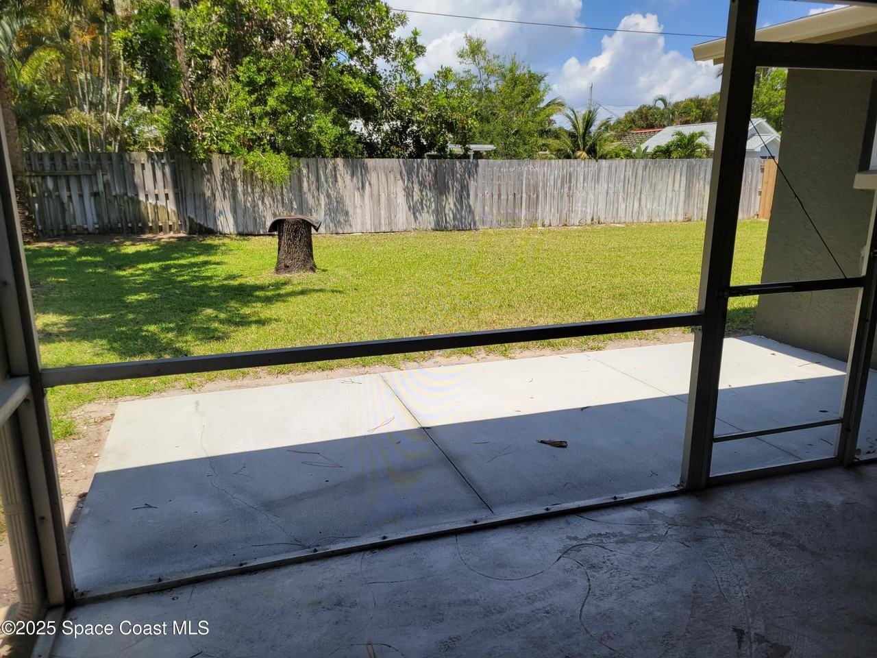 245 Harbour Dr E - Photo 6 of 45