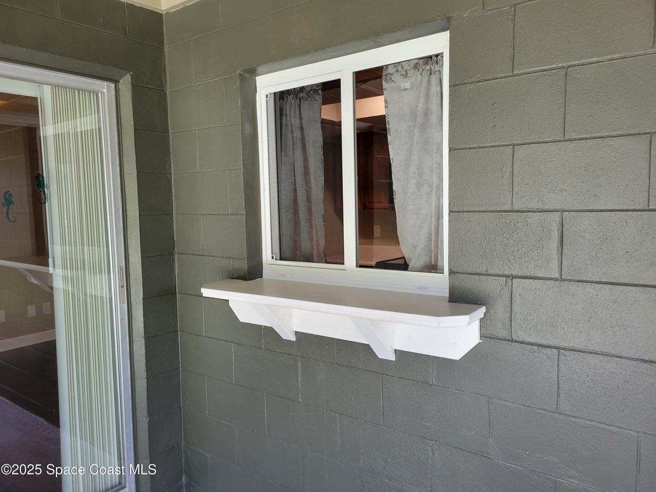 245 Harbour Dr E - Photo 7 of 45