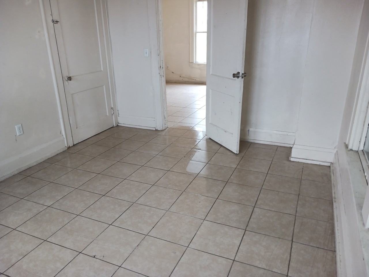 720 6th St Nw #1 - Photo 2 of 11