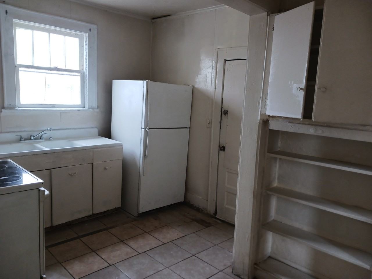 720 6th St Nw #1 - Photo 4 of 11