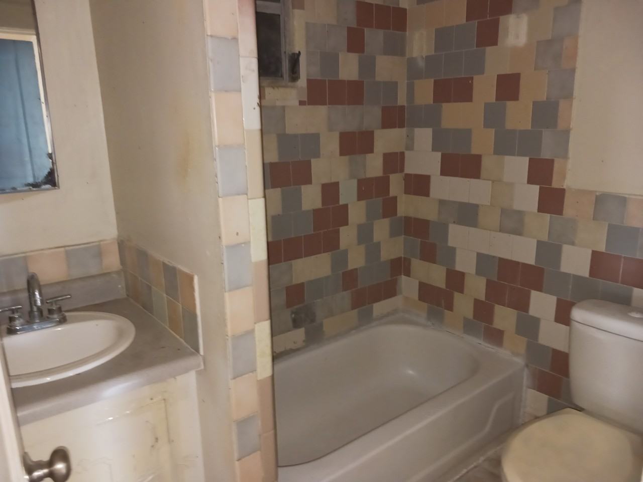 720 6th St Nw #1 - Photo 6 of 11