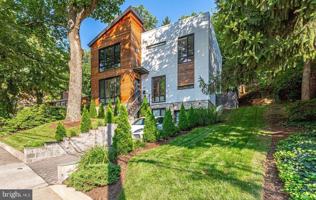 featured image of 2927 Arizona Ave Nw