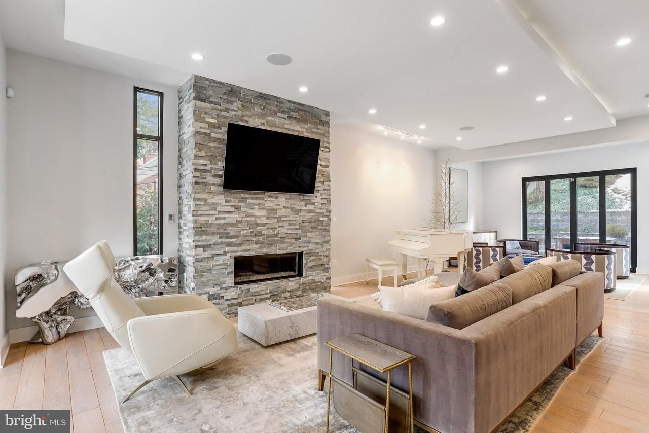 2927 Arizona Ave Nw - Photo 3 of 18