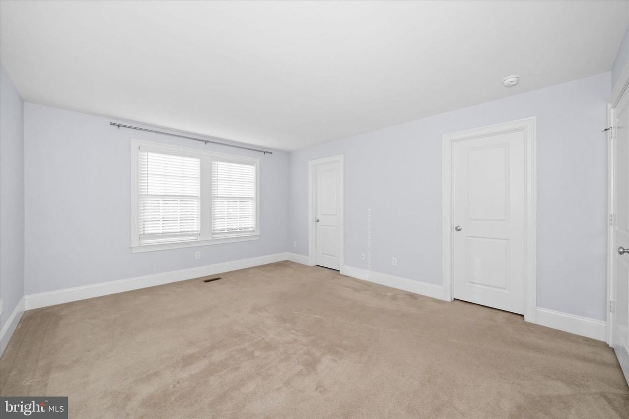 519 Wheelmen St - Photo 2 of 43