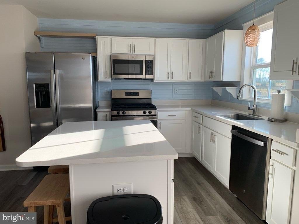 25076 Saltwater Cir - Photo 4 of 12