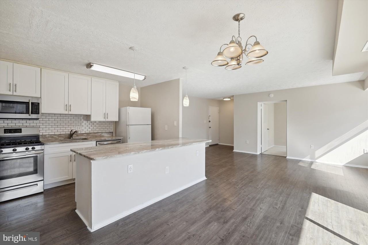 12305 Braxfield Ct Unit 406 #406 - Photo 5 of 35