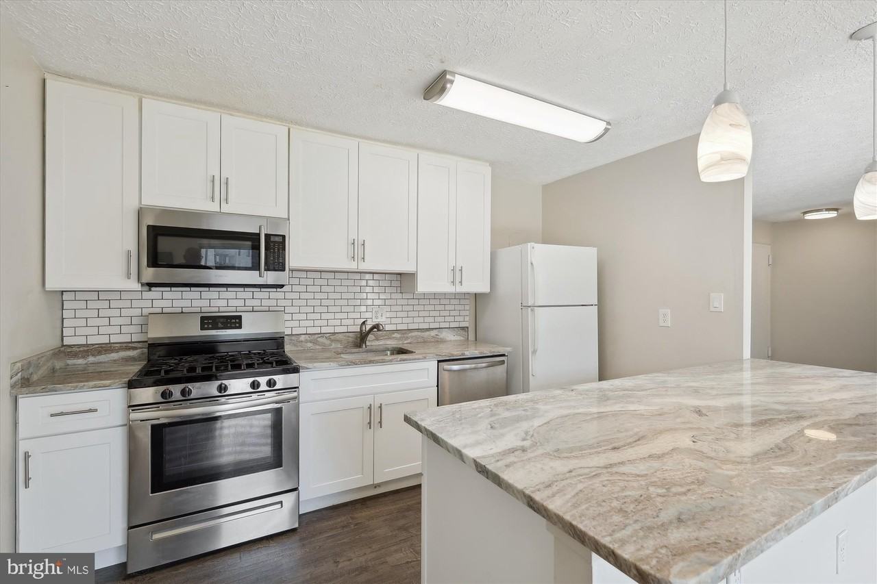 12305 Braxfield Ct Unit 406 #406 - Photo 6 of 35