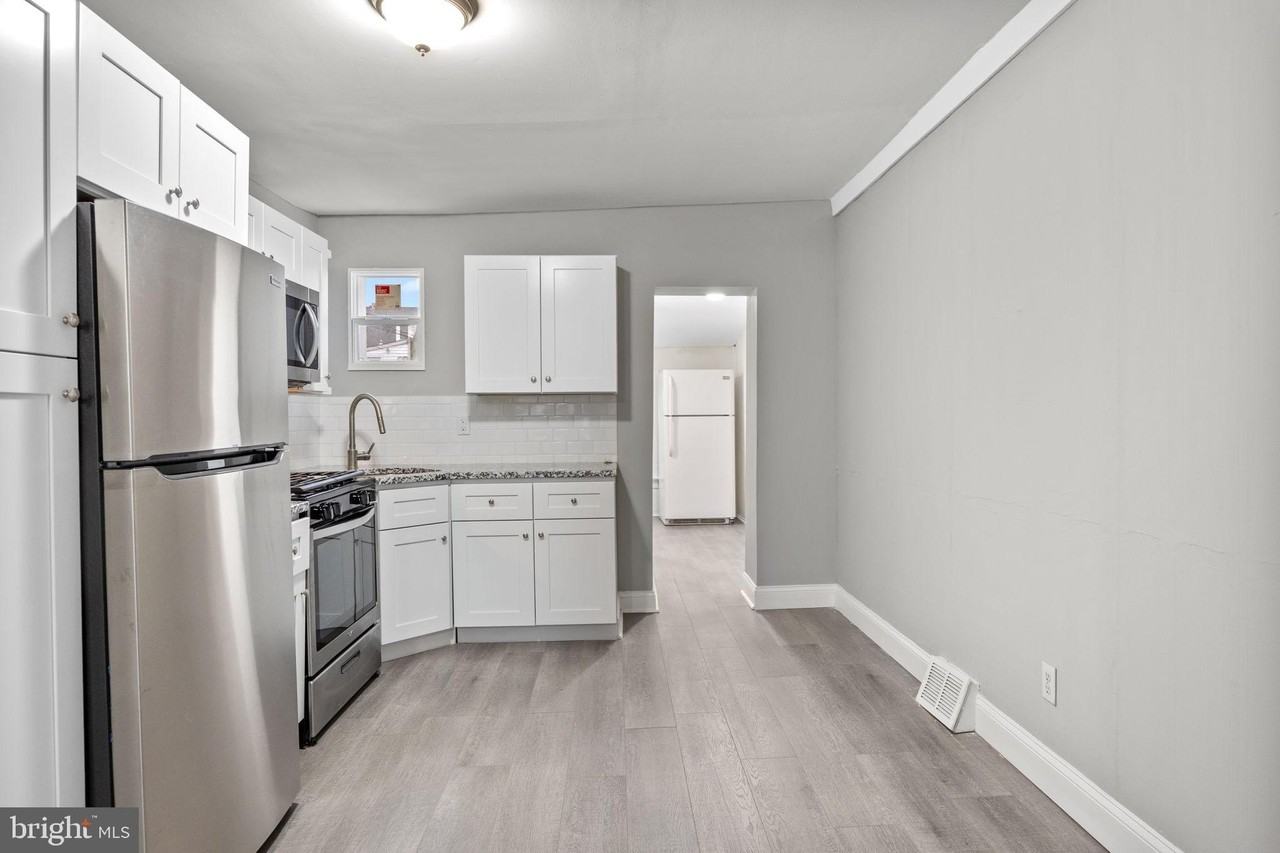 244 Cedar St - Photo 7 of 21