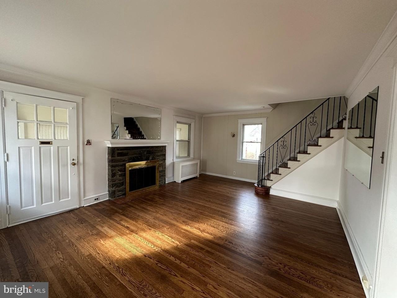 2419 Hollis Rd - Photo 7 of 24